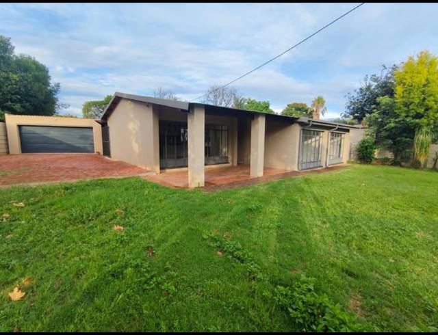 4 BEDROOM HOUSE FOR SALE IN SINOVILLE